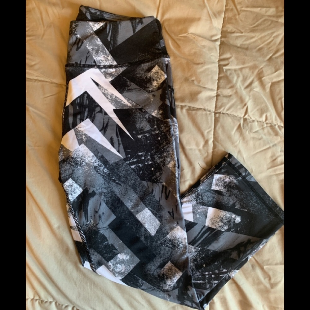 Fun Designed 3/4 Workout Pants